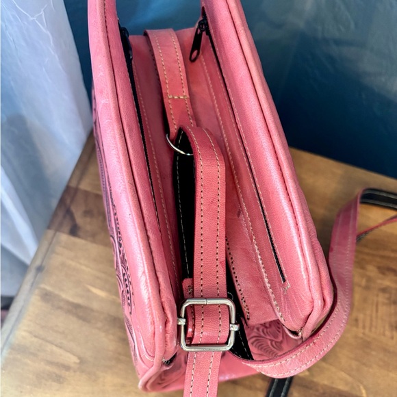 Floral Embossed Pink Leather Bag NWT - Picture 5 of 11